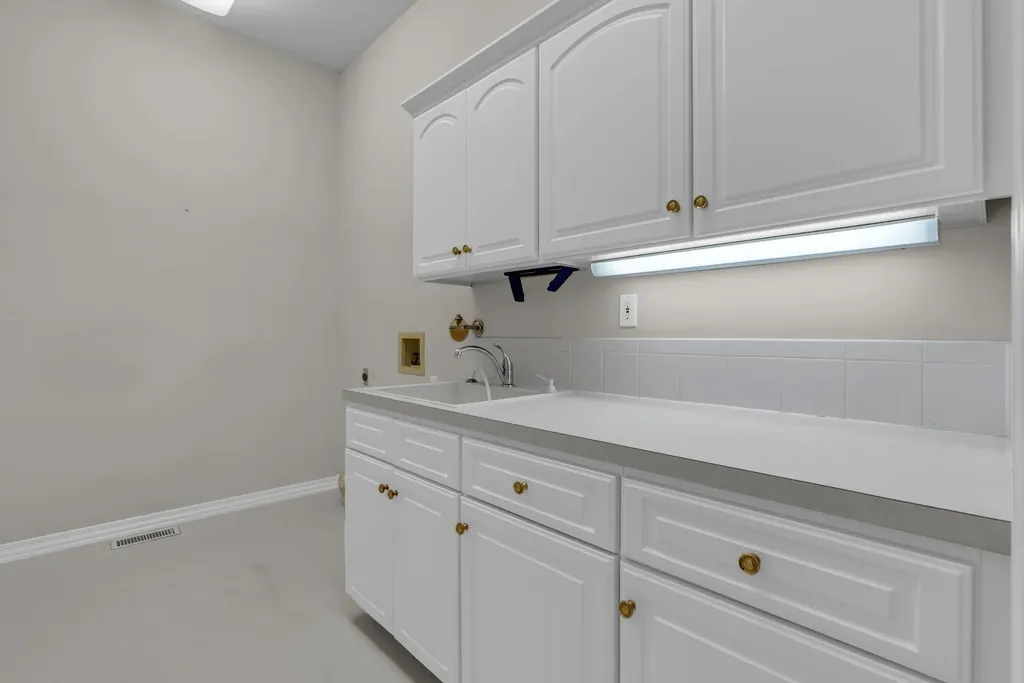 8109 W Meadow Pass Court Wichita KS 67205