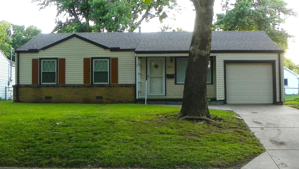 1027 N Georgie Avenue Derby KS 67037-1828