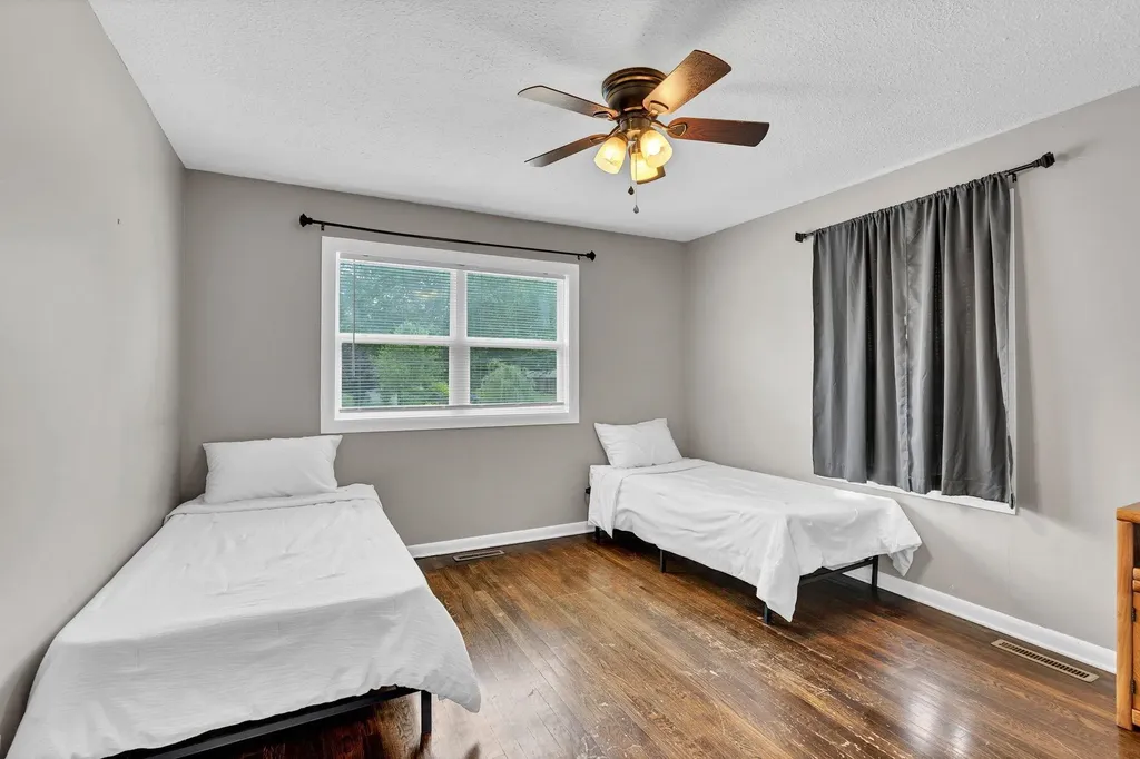 725 N Redbarn Wichita KS 67212