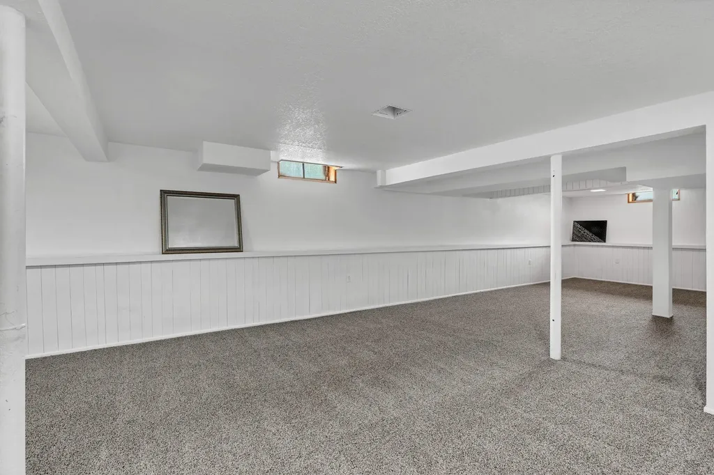 725 N Redbarn Wichita KS 67212
