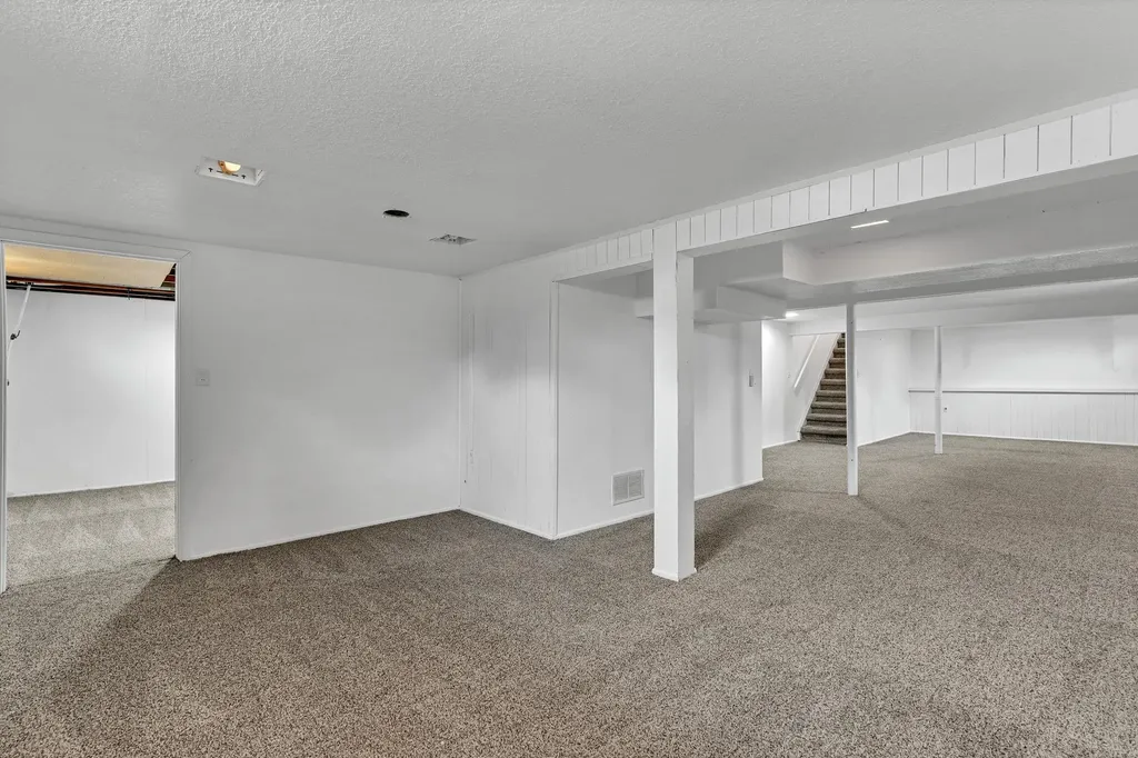 725 N Redbarn Wichita KS 67212