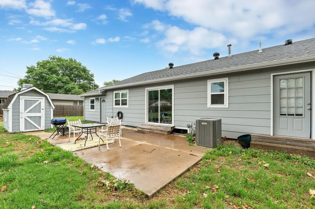 725 N Redbarn Wichita KS 67212