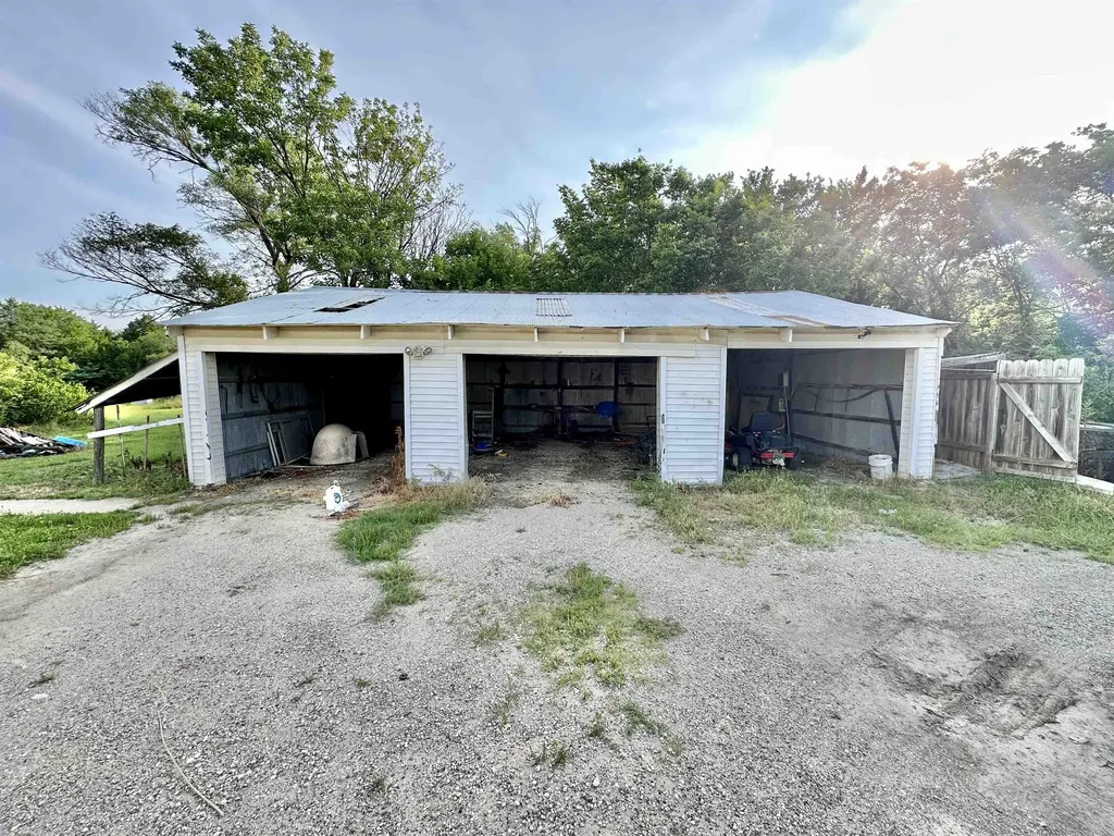 12770 SW 15th Benton KS 67017