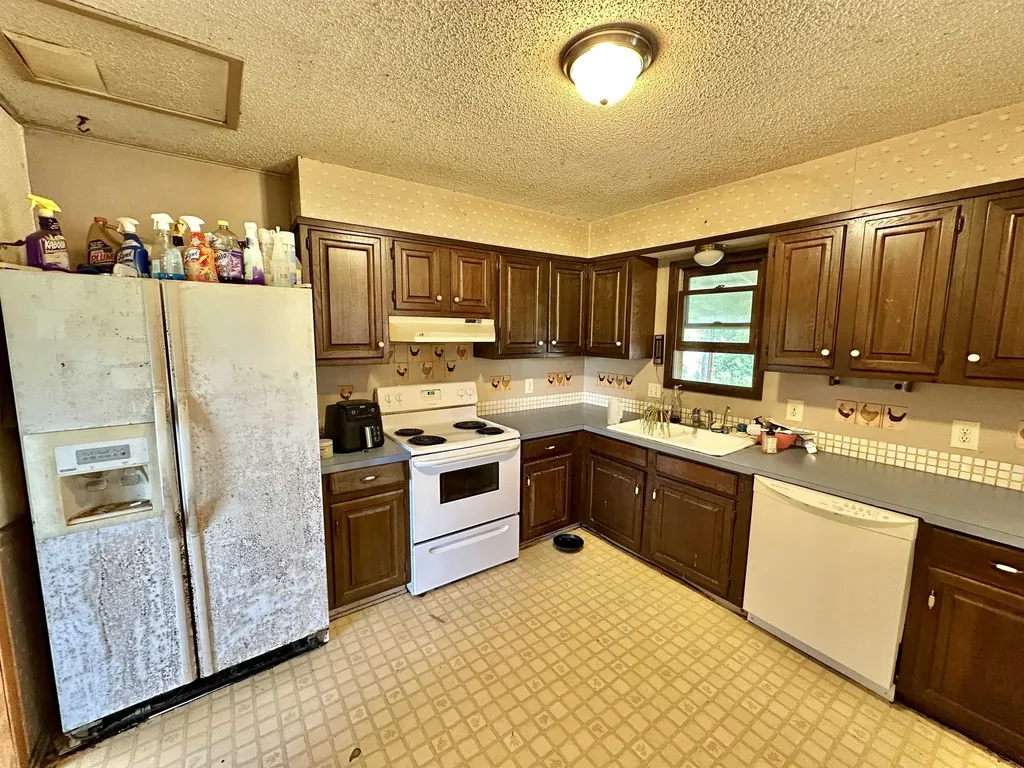 12770 SW 15th Benton KS 67017