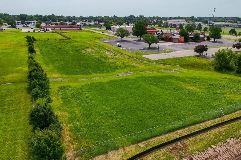 3.67 +/-Acres W Central Ave & N Tyler Road Wichita KS 67212