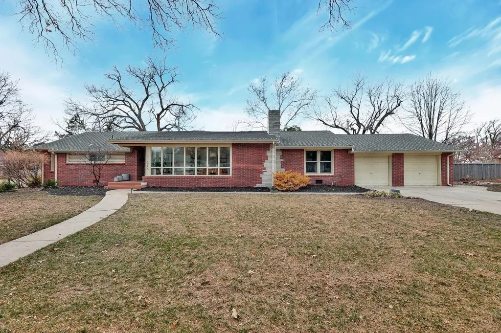 315 Courtleigh Street Wichita KS 67218