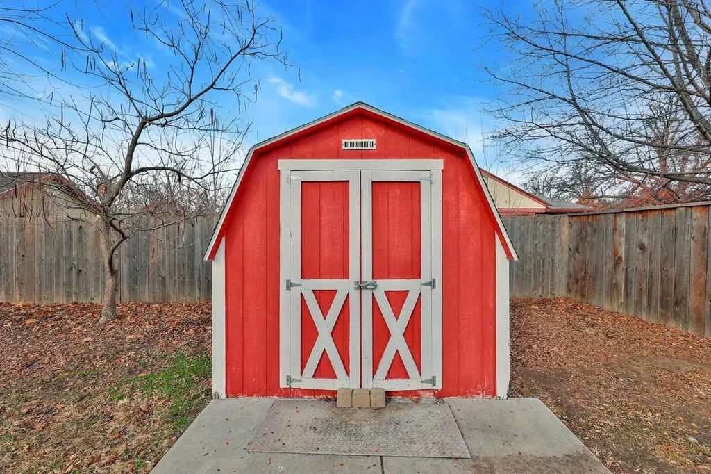 315 Courtleigh Street Wichita KS 67218