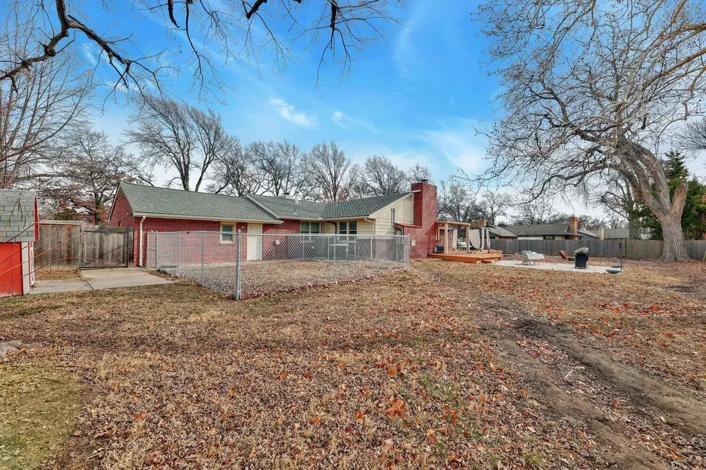 315 Courtleigh Street Wichita KS 67218