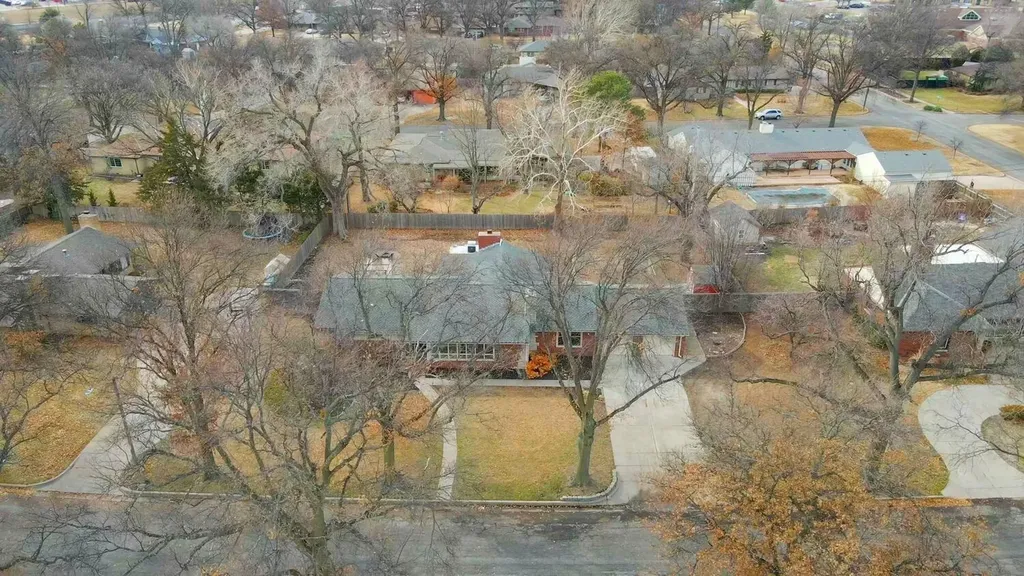 315 Courtleigh Street Wichita KS 67218
