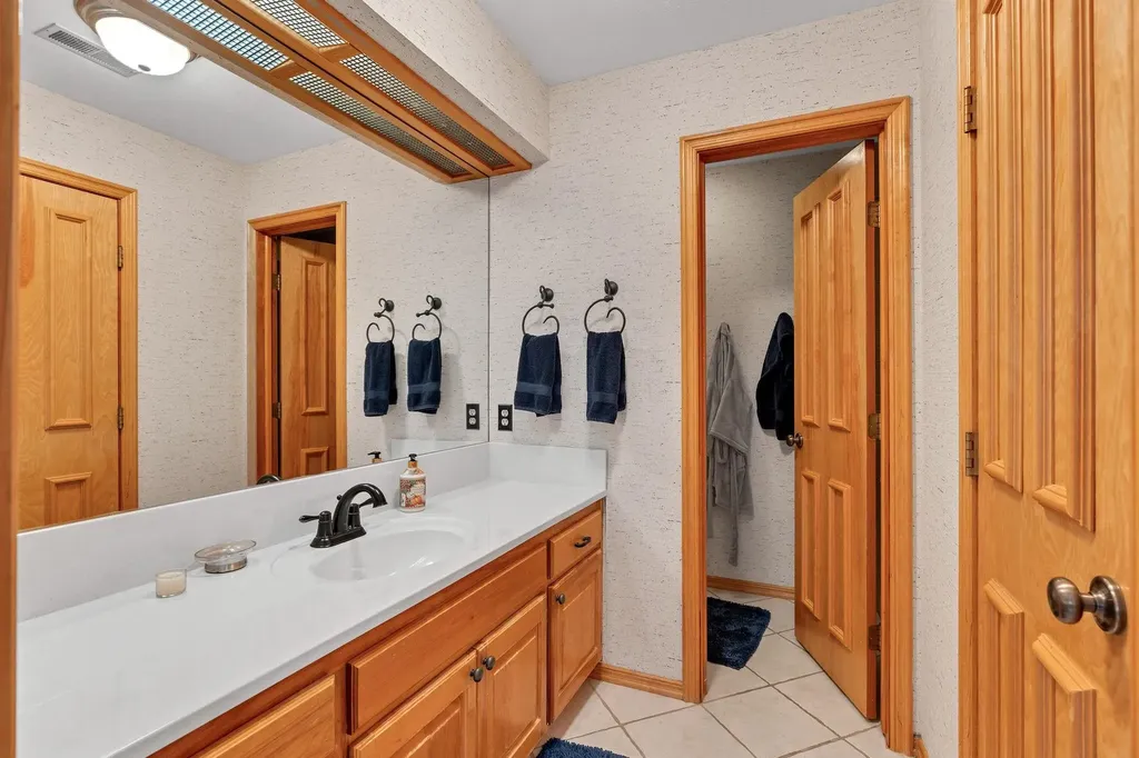 825 N Linden Court Wichita KS 67206