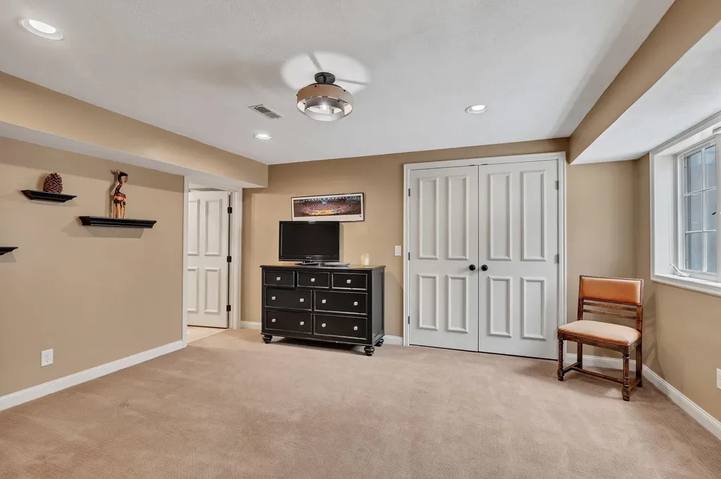 825 N Linden Court Wichita KS 67206