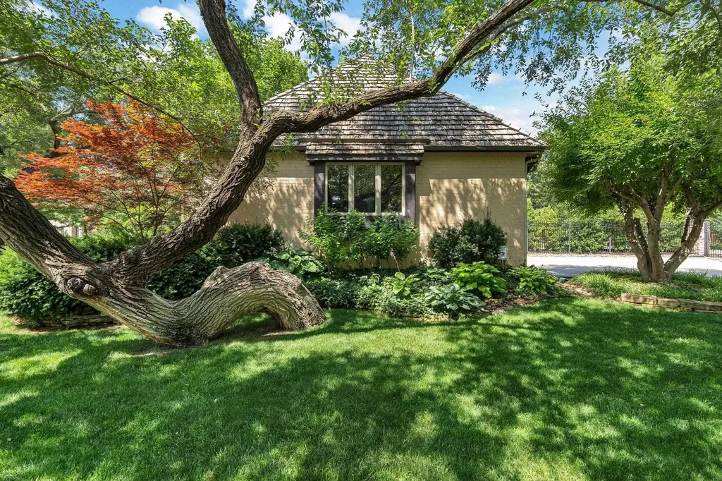 825 N Linden Court Wichita KS 67206