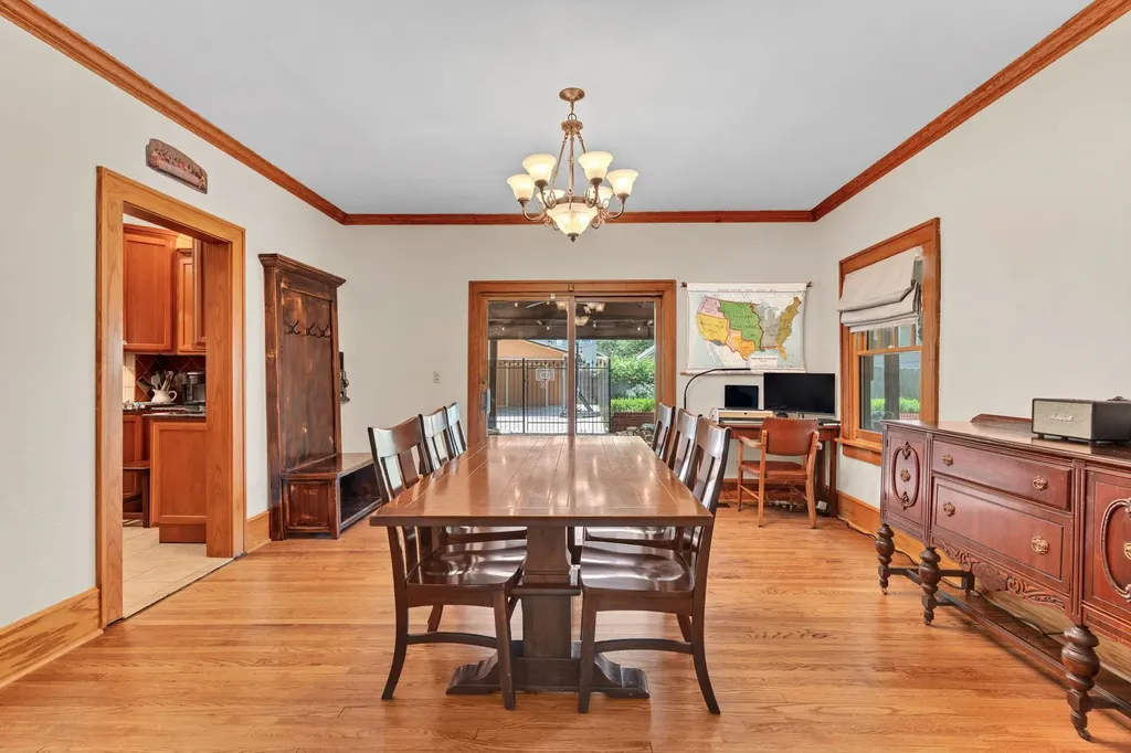 134 N Broadview Wichita KS 67208