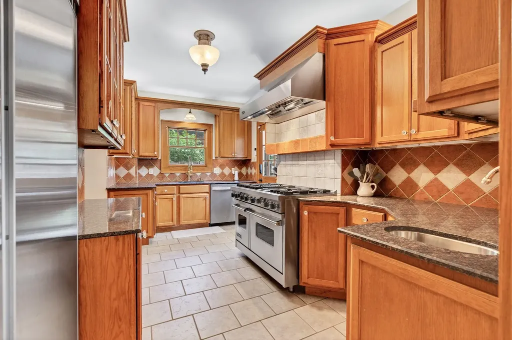 134 N Broadview Wichita KS 67208