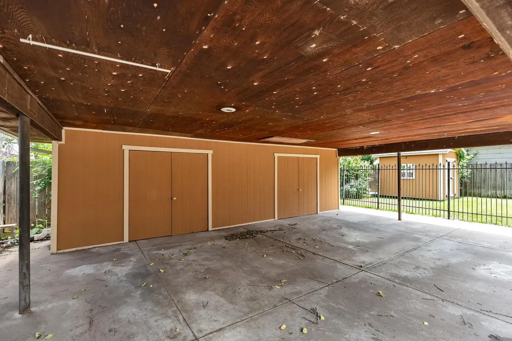 134 N Broadview Wichita KS 67208
