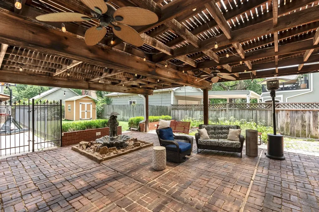 134 N Broadview Wichita KS 67208