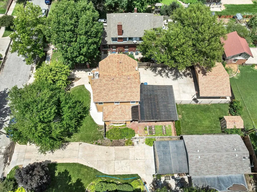 134 N Broadview Wichita KS 67208