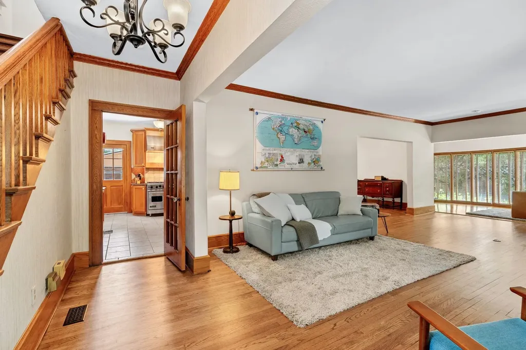 134 N Broadview Wichita KS 67208