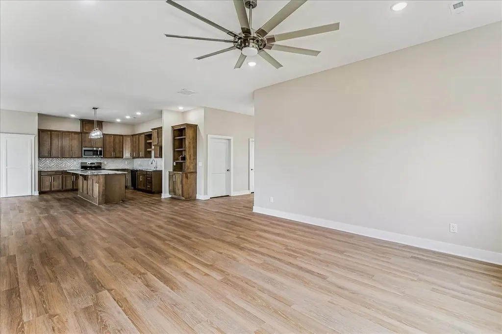 1630 E Appleton Street Valley Center KS 67147