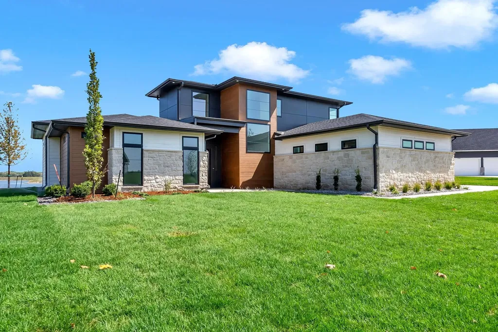 5118 Shoreside Street Maize KS 67101