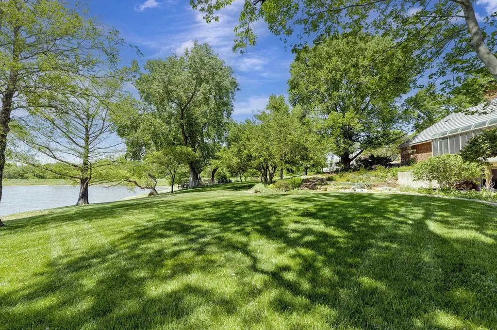 18 N Lakeview Drive Goddard KS 67052