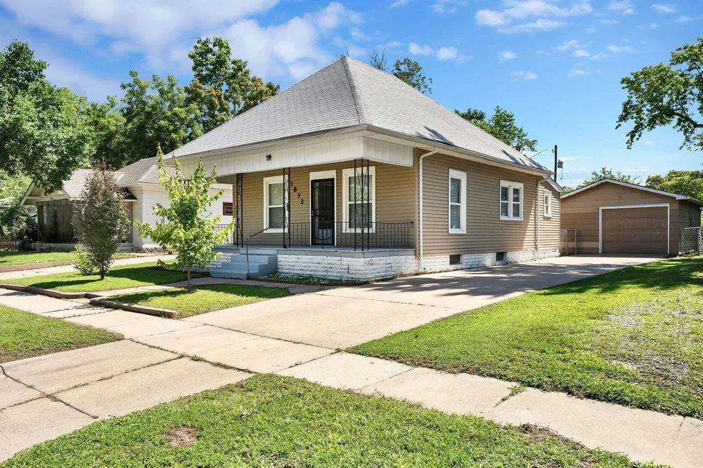 1832 S Gold Street Wichita KS 67213
