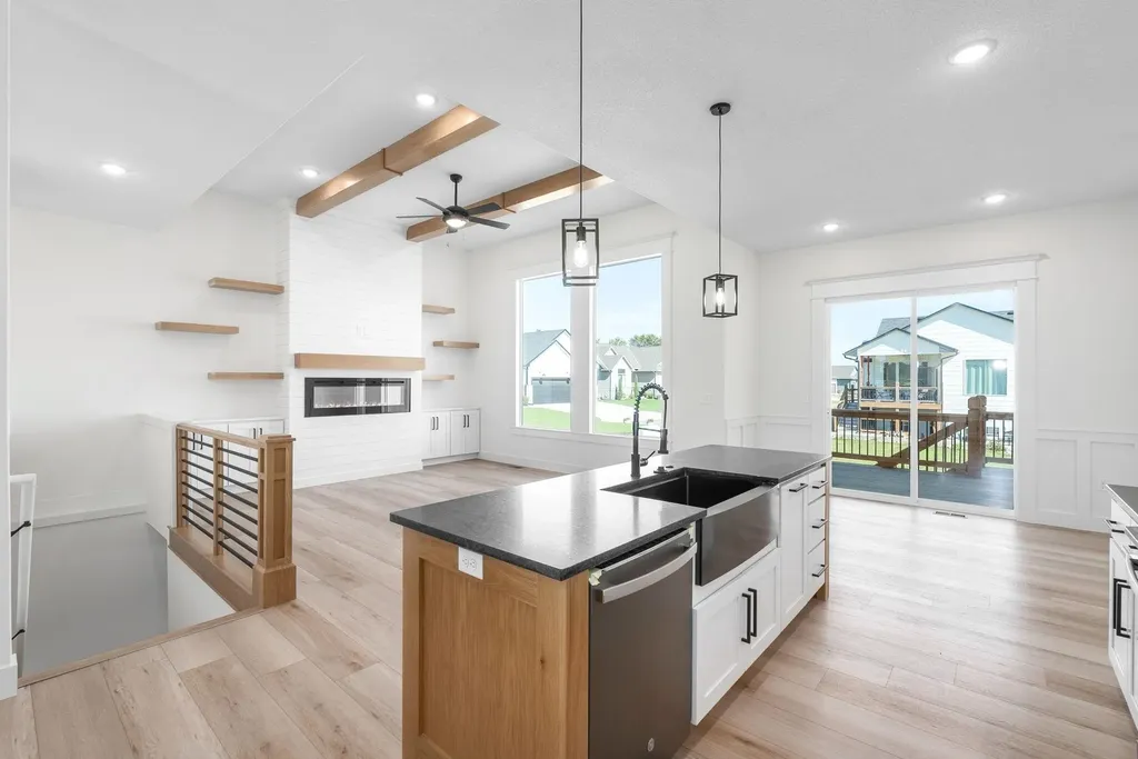1230 W Ravendale Lane Goddard KS 67052