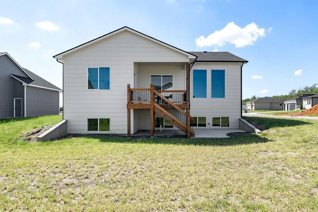 1230 W Ravendale Lane Goddard KS 67052