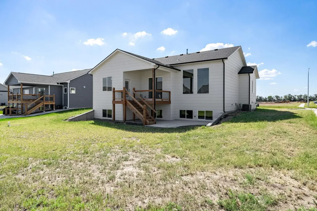 1230 W Ravendale Lane Goddard KS 67052