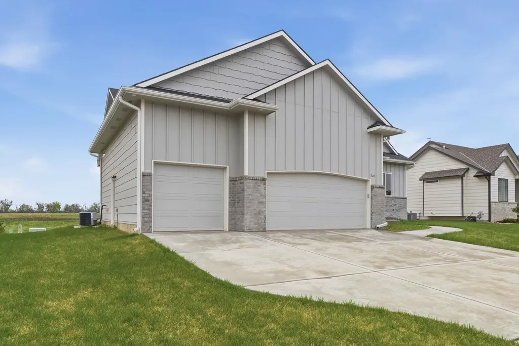 1323 Footbridge Street Goddard KS 67052