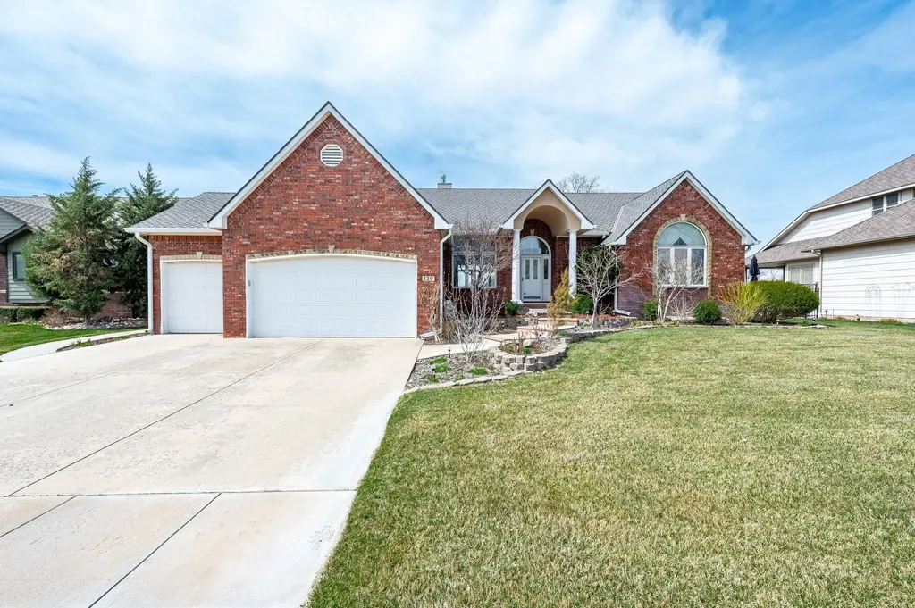 129 N Rainbow Lake Terrace Wichita KS 67235