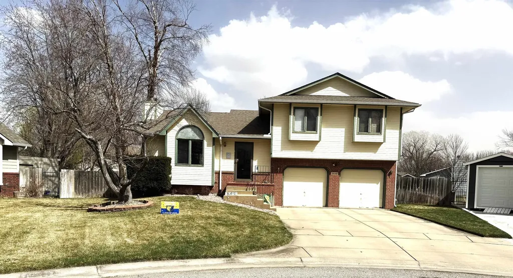 2448 N Chadsworth Court Wichita KS 67205