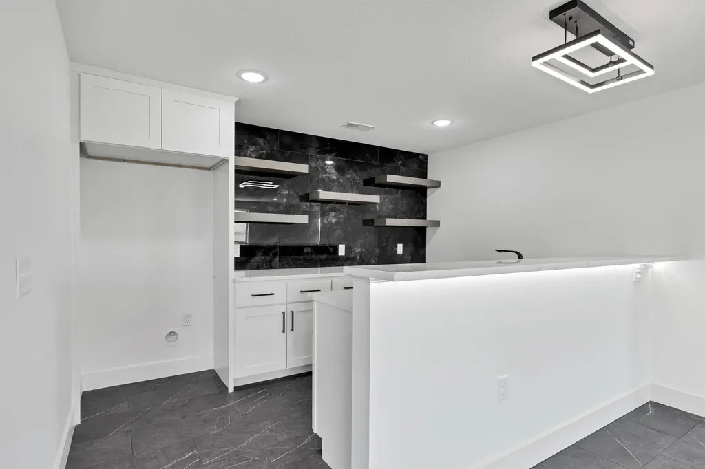 6641 N Silverton Street Park City KS 67219