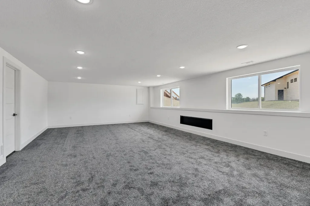 6641 N Silverton Street Park City KS 67219