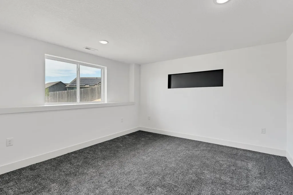 6641 N Silverton Street Park City KS 67219