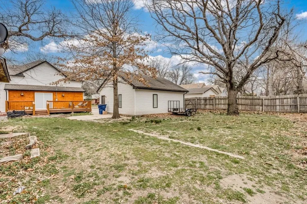 1206 N Forest Avenue Wichita KS 67203