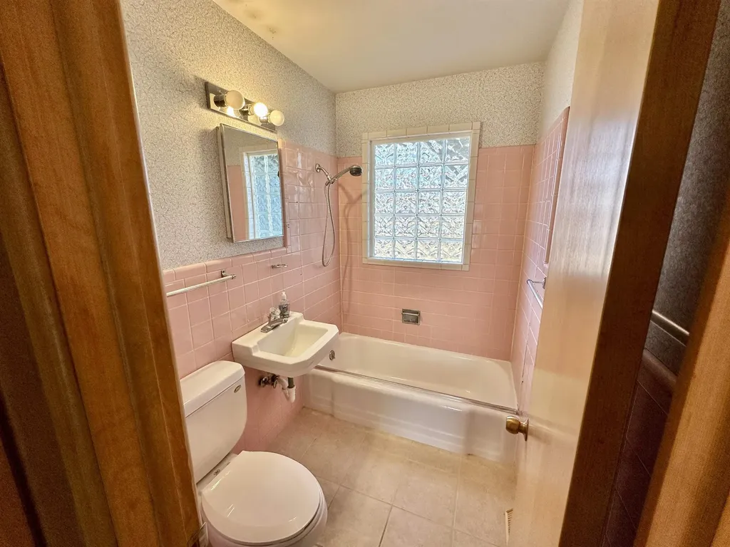 3908 W 19th Wichita KS 67203
