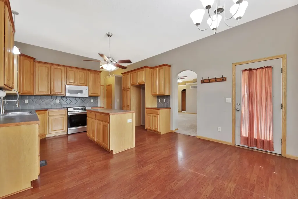 8705 W Shadow Lakes Street Wichita KS 67205