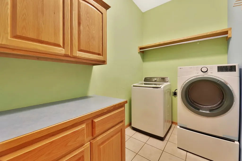 8705 W Shadow Lakes Street Wichita KS 67205