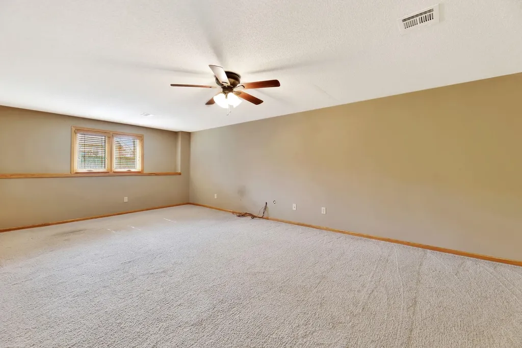 8705 W Shadow Lakes Street Wichita KS 67205