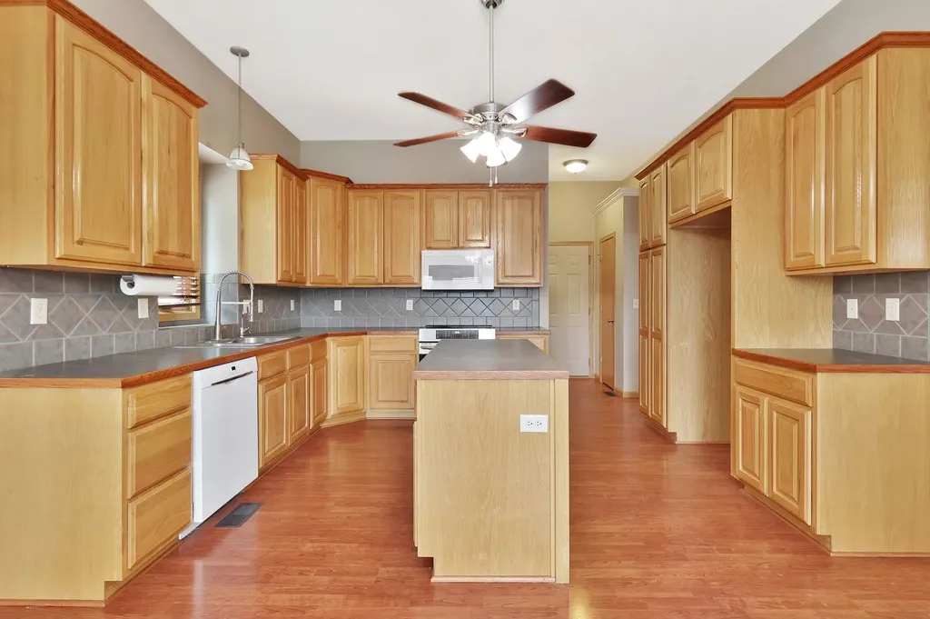 8705 W Shadow Lakes Street Wichita KS 67205