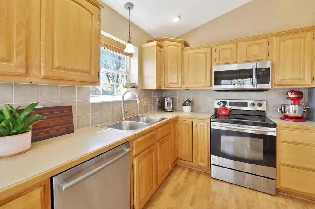 219 W Waterford Court Andover KS 67002