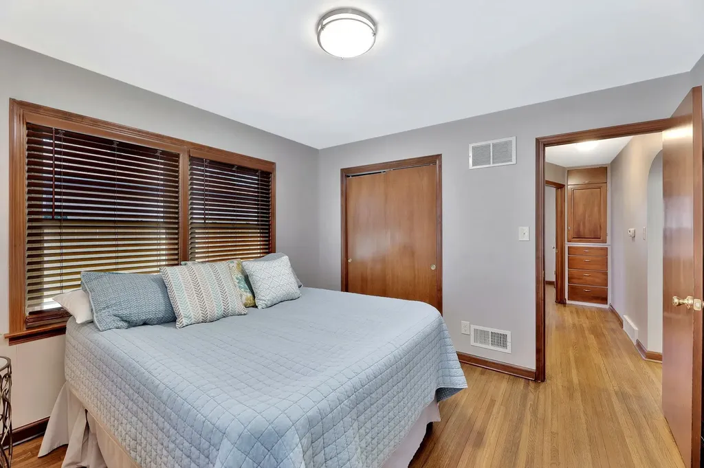 217 S Gordon Wichita KS 67213