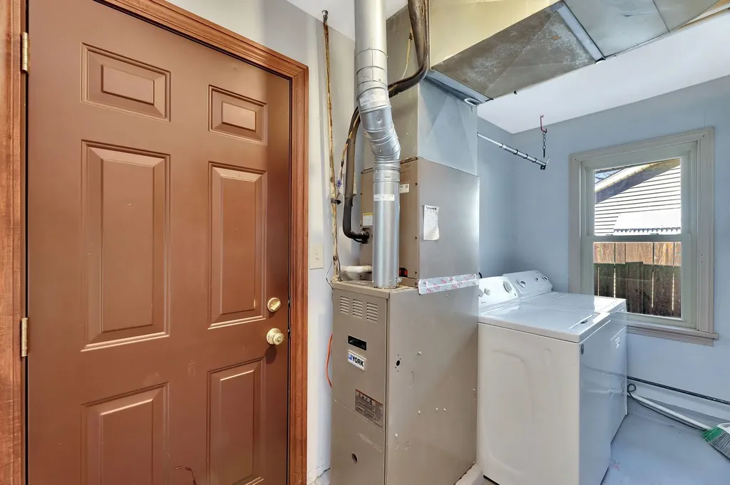 217 S Gordon Wichita KS 67213