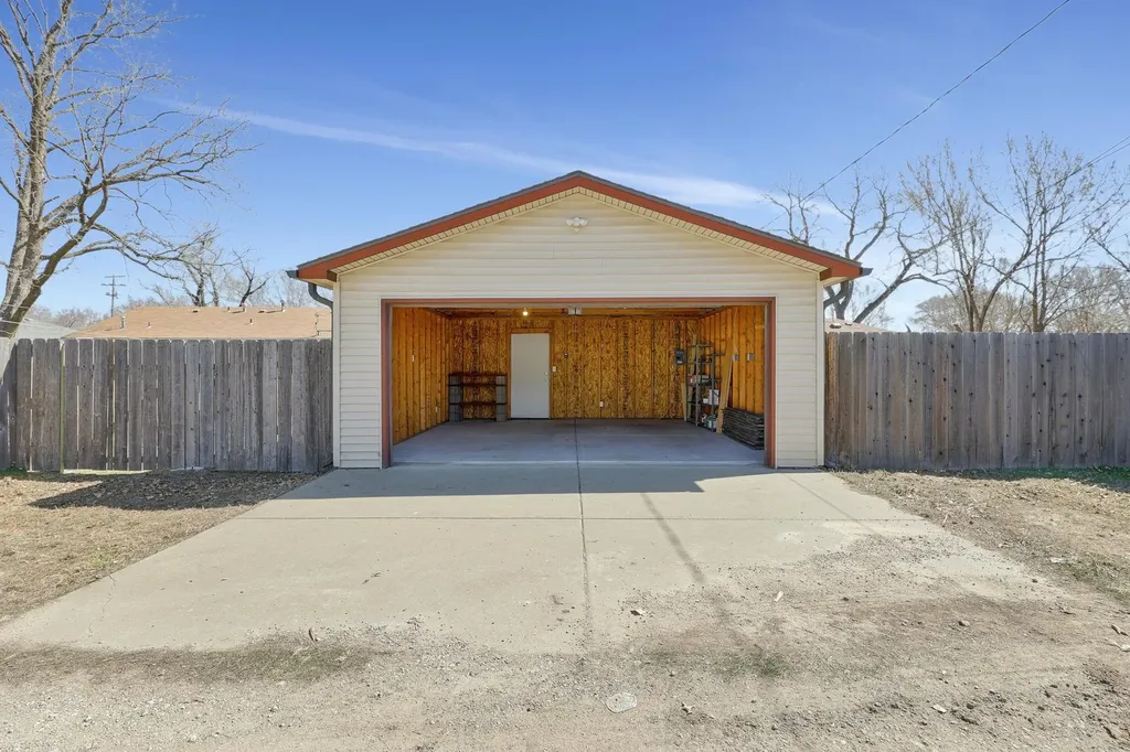 217 S Gordon Wichita KS 67213