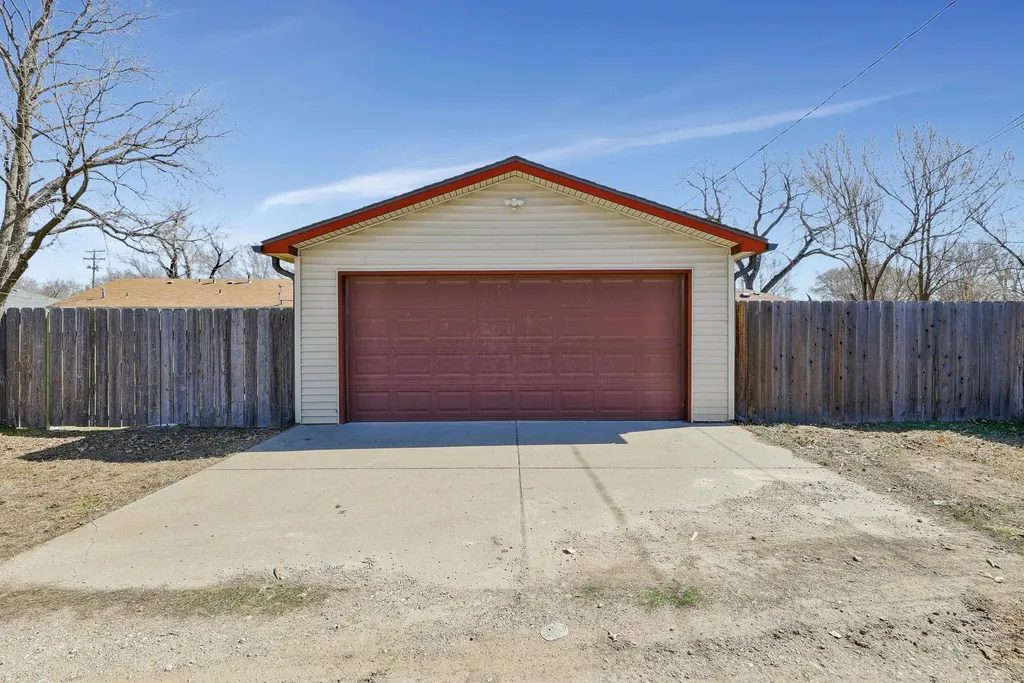 217 S Gordon Wichita KS 67213