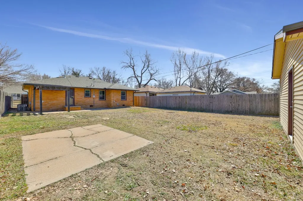 217 S Gordon Wichita KS 67213