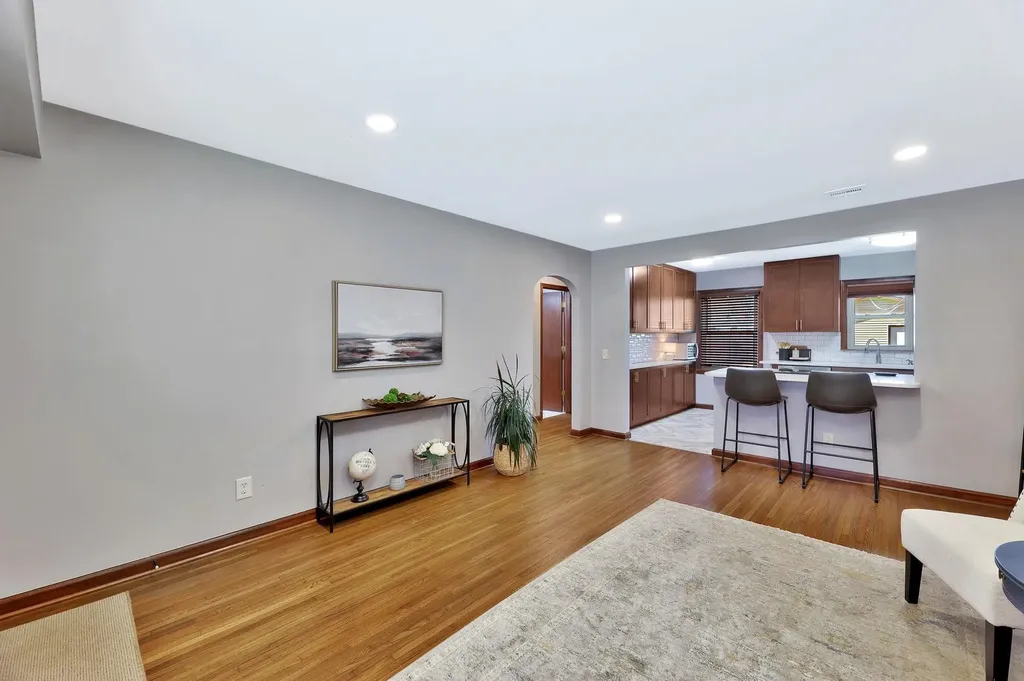 217 S Gordon Wichita KS 67213