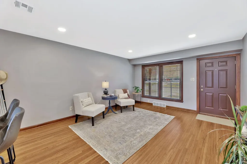 217 S Gordon Wichita KS 67213