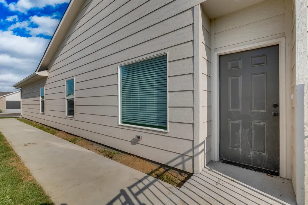 4307-4309 N Sandplum Street Wichita KS 67205